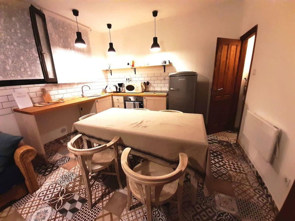 2 Bedroom Apartment Near Heroes Square Budapest Bagian luar foto