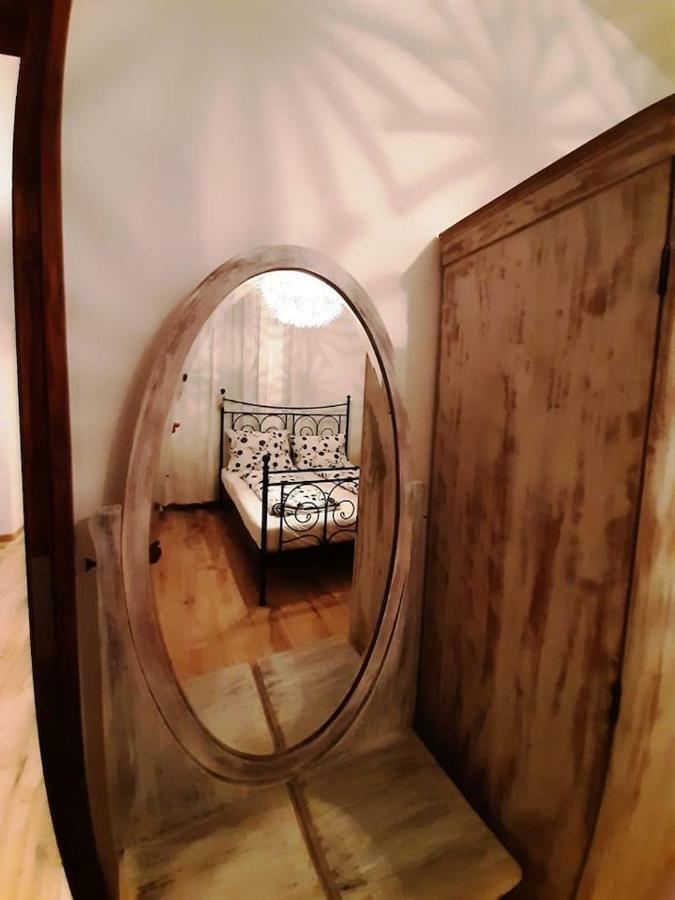 2 Bedroom Apartment Near Heroes Square Budapest Bagian luar foto