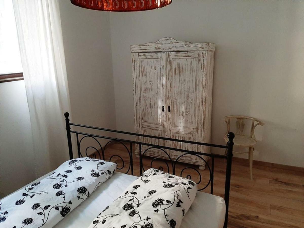 2 Bedroom Apartment Near Heroes Square Budapest Bagian luar foto