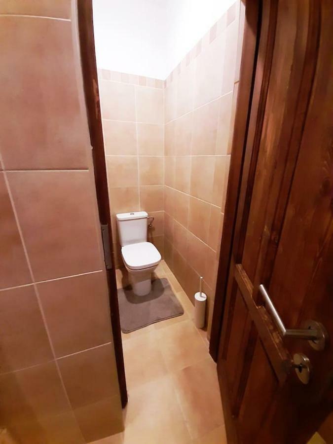 2 Bedroom Apartment Near Heroes Square Budapest Bagian luar foto