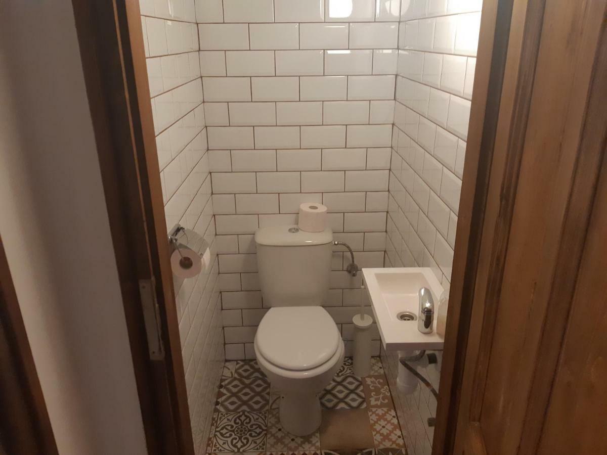 2 Bedroom Apartment Near Heroes Square Budapest Bagian luar foto